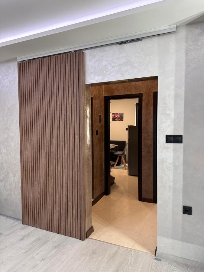 Елегантен Двустаен Апартамент Four Seasons ブルガス エクステリア 写真